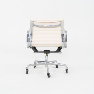 2010s Herman Miller Eames Aluminum Group Management Desk Chair in Cream Leather