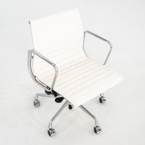 2020s Herman Miller Eames Aluminum Group Management Desk Chair in White Leather