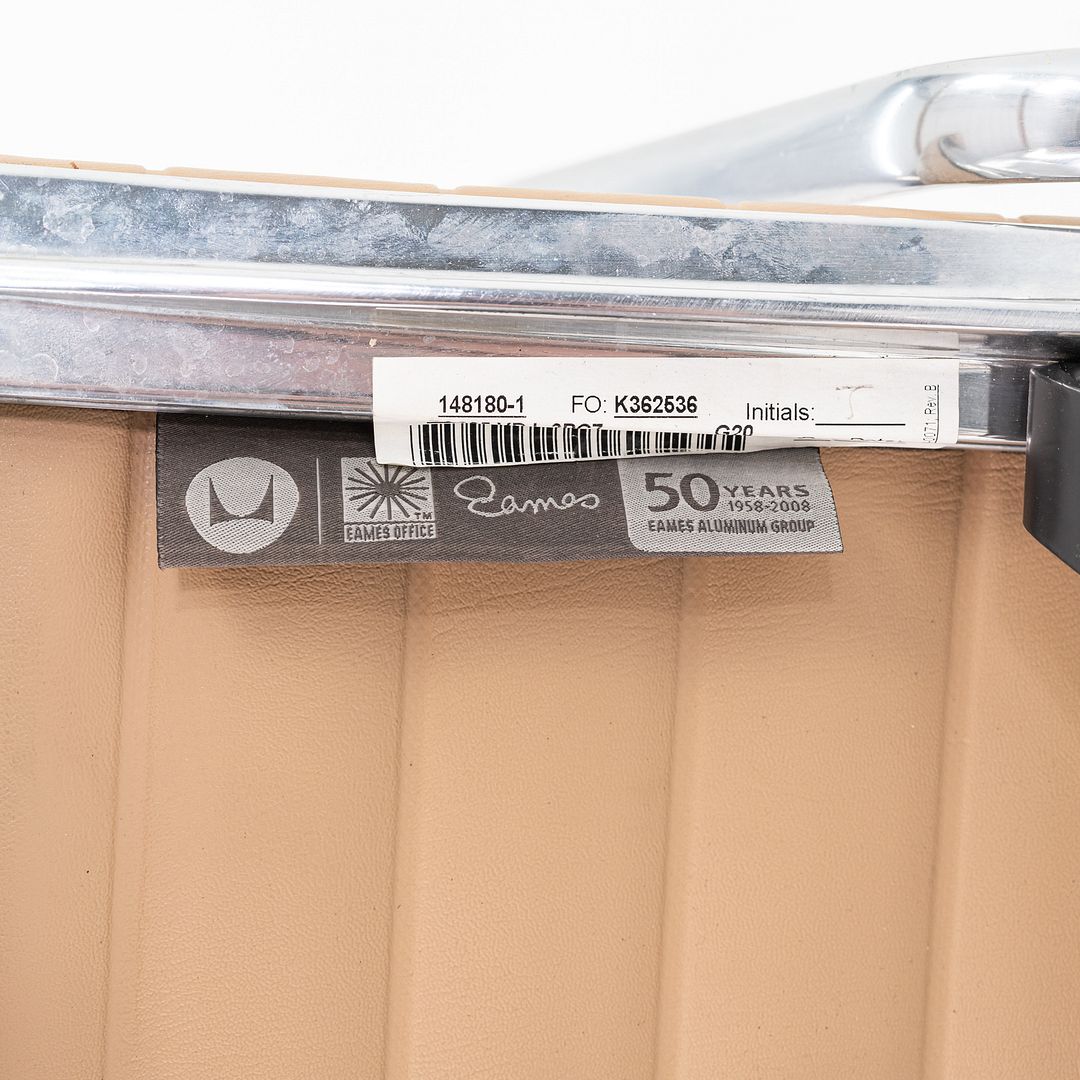 SOLD 2008 Herman Miller Eames Aluminum Group Management Desk Chair in Tan 4x Avail