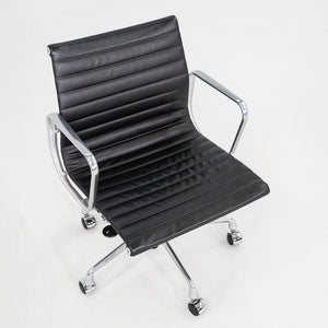2016 Herman Miller Eames Aluminum Group Management Desk Chair in Black 7x Avail
