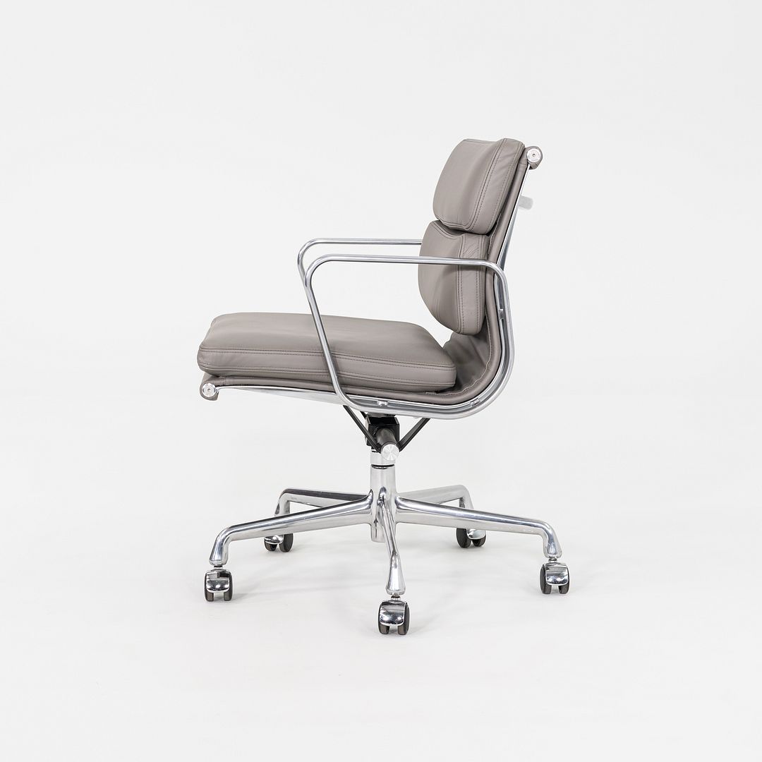 2013 Herman Miller Eames Soft Pad Management Desk Chair Grey Leather 11x Avail