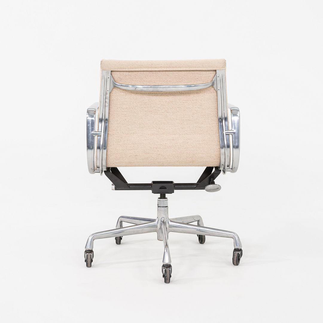 1990 Herman Miller Eames Aluminum Soft Pad Management Desk Chair in Tan Hopsack Fabric 6x Available