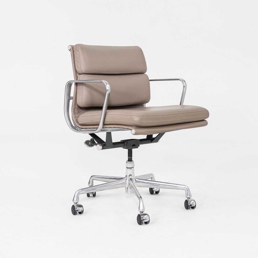 2007 Herman Miller Eames Soft Pad Management Desk Chair Greige Leather 4x Avail