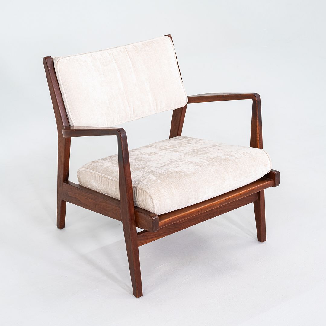 1960s Jens Risom Design U-430 Lounge Chair with Arms in Walnut and Fabric