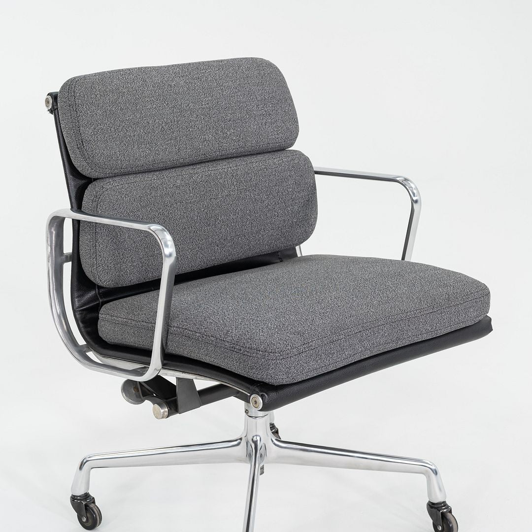1977 Herman Miller Eames Soft Pad Aluminum Group Management Desk Chair in Grey