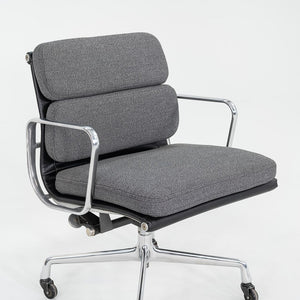 1977 Herman Miller Eames Soft Pad Aluminum Group Management Desk Chair in Grey