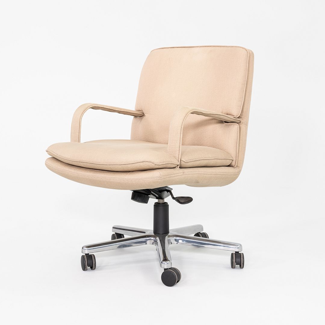 1990s Geiger / Brickel Associates Executive Desk Chair in Tan Fabric 4x Avail