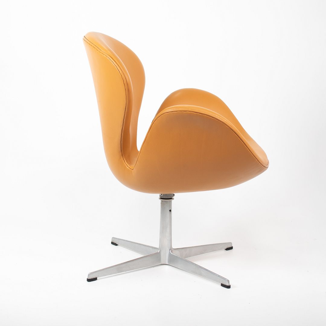 1970 Swan Chair by Arne Jacobsen for Fritz Hansen in Cognac Leather