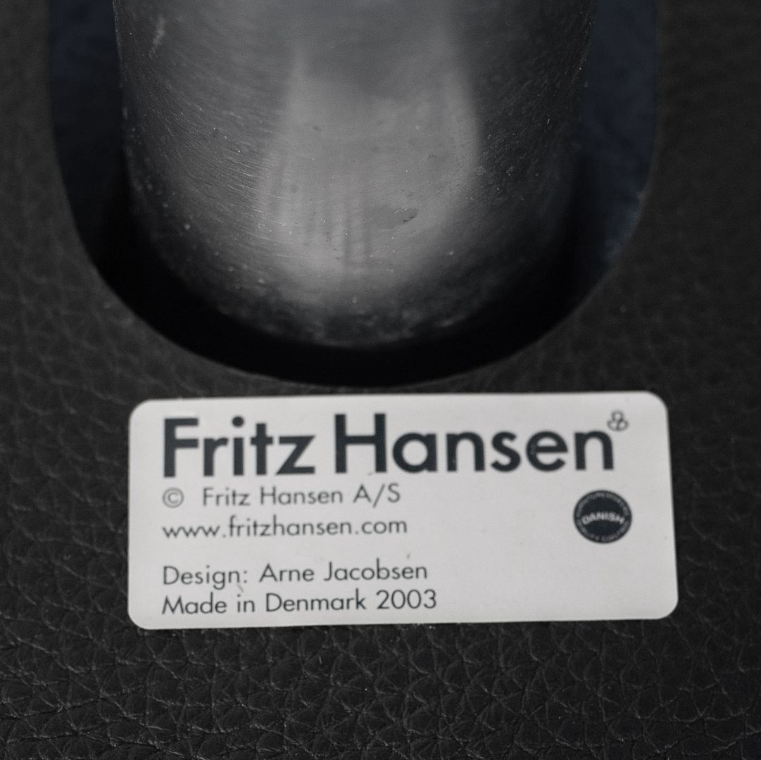 2003 Egg Chair by Arne Jacobsen for Fritz Hansen in Purple Fabric 1x Available
