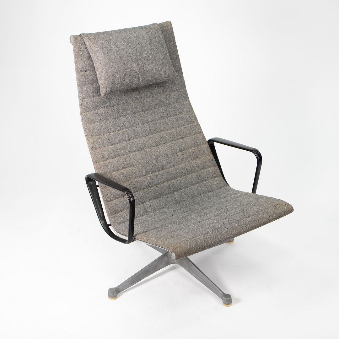 1960s Aluminum Group Lounge Chair and Ottoman by Charles and Ray Eames for Herman Miller in Gray Fabric