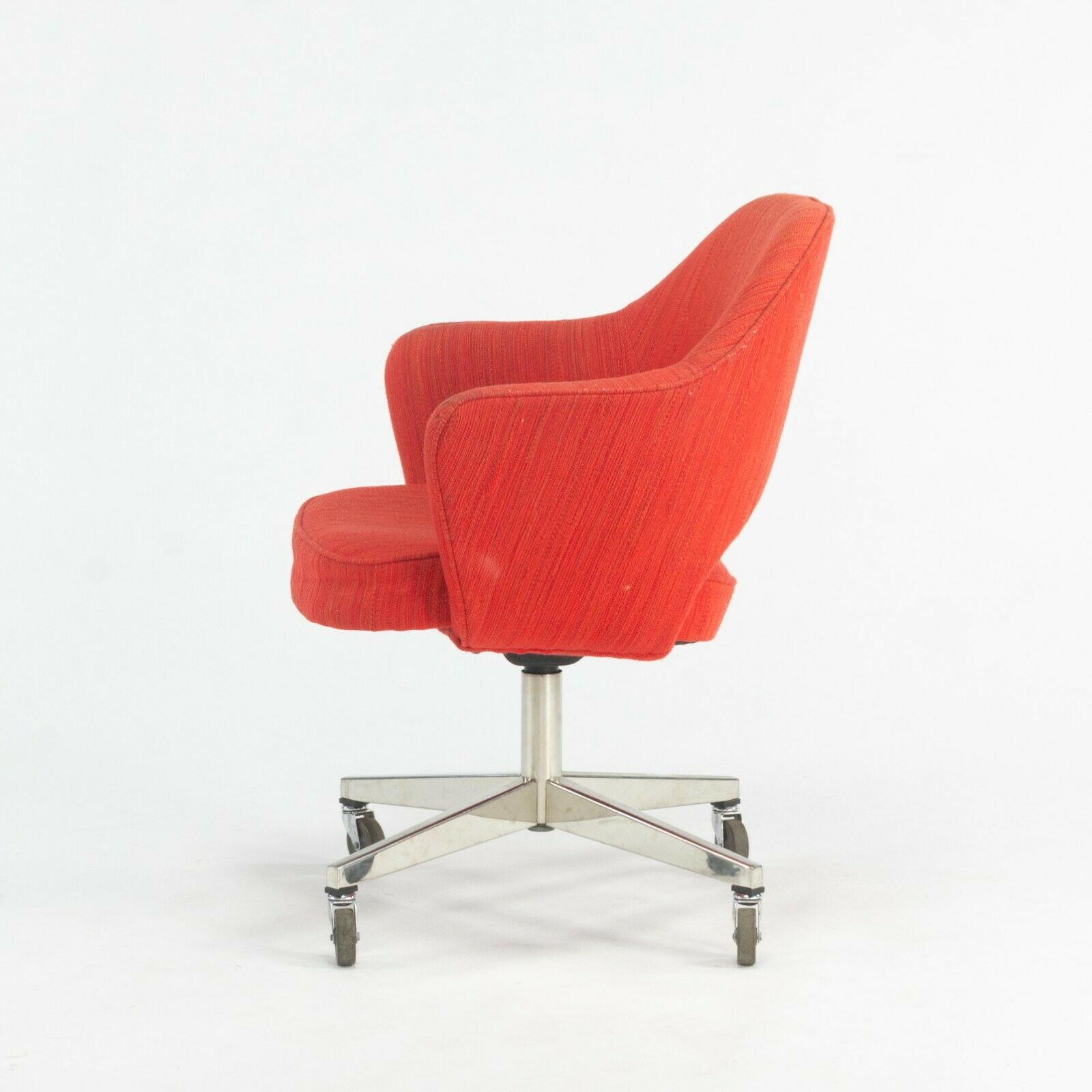 1974 Eero Saarinen for Knoll Rolling Executive Office Chairs Original Red Fabric