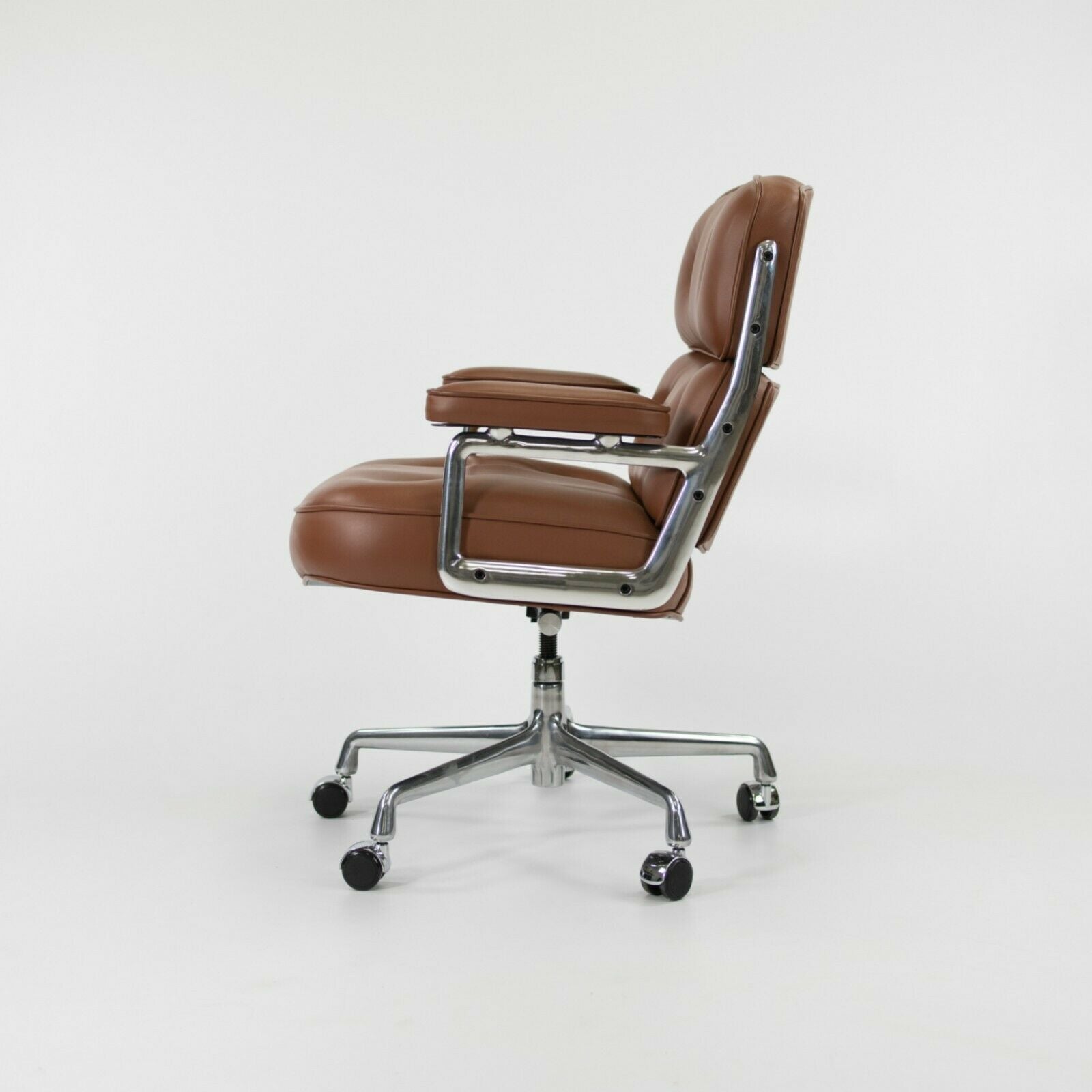 SOLD 2021 Herman Miller Eames Time Life Executive Desk Chair Cobblestone MCL Leather