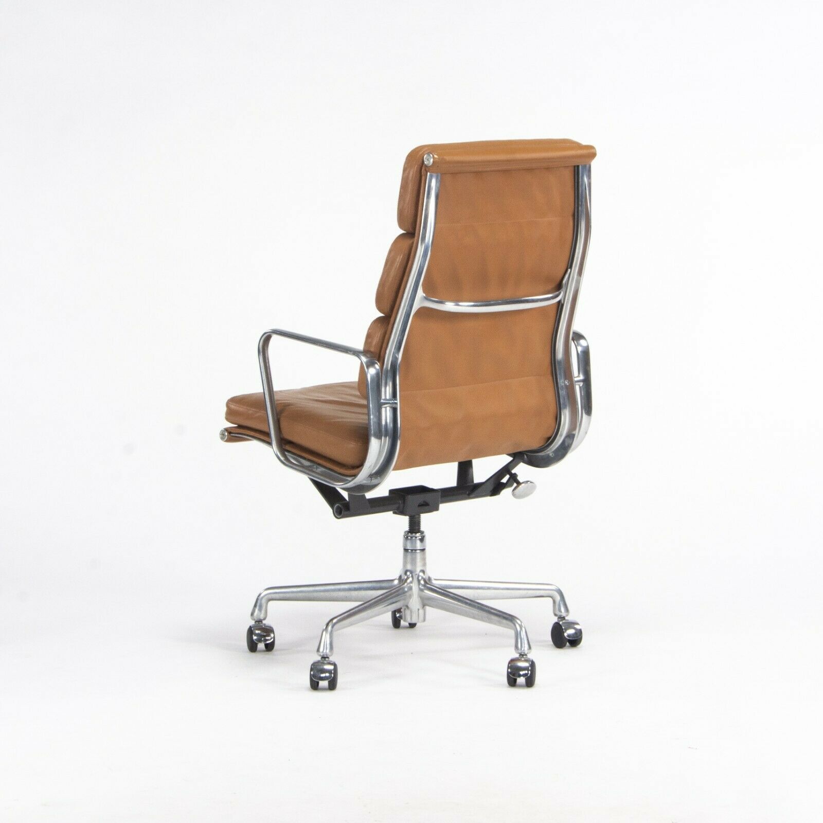 SOLD 2003 Herman Miller Eames Aluminum Group Executive Soft Pad Desk Chair Tan Brown