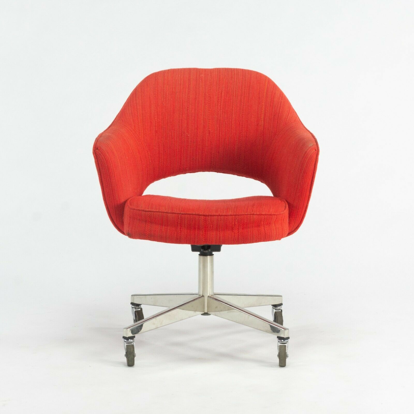 1974 Eero Saarinen for Knoll Rolling Executive Office Chairs Original Red Fabric