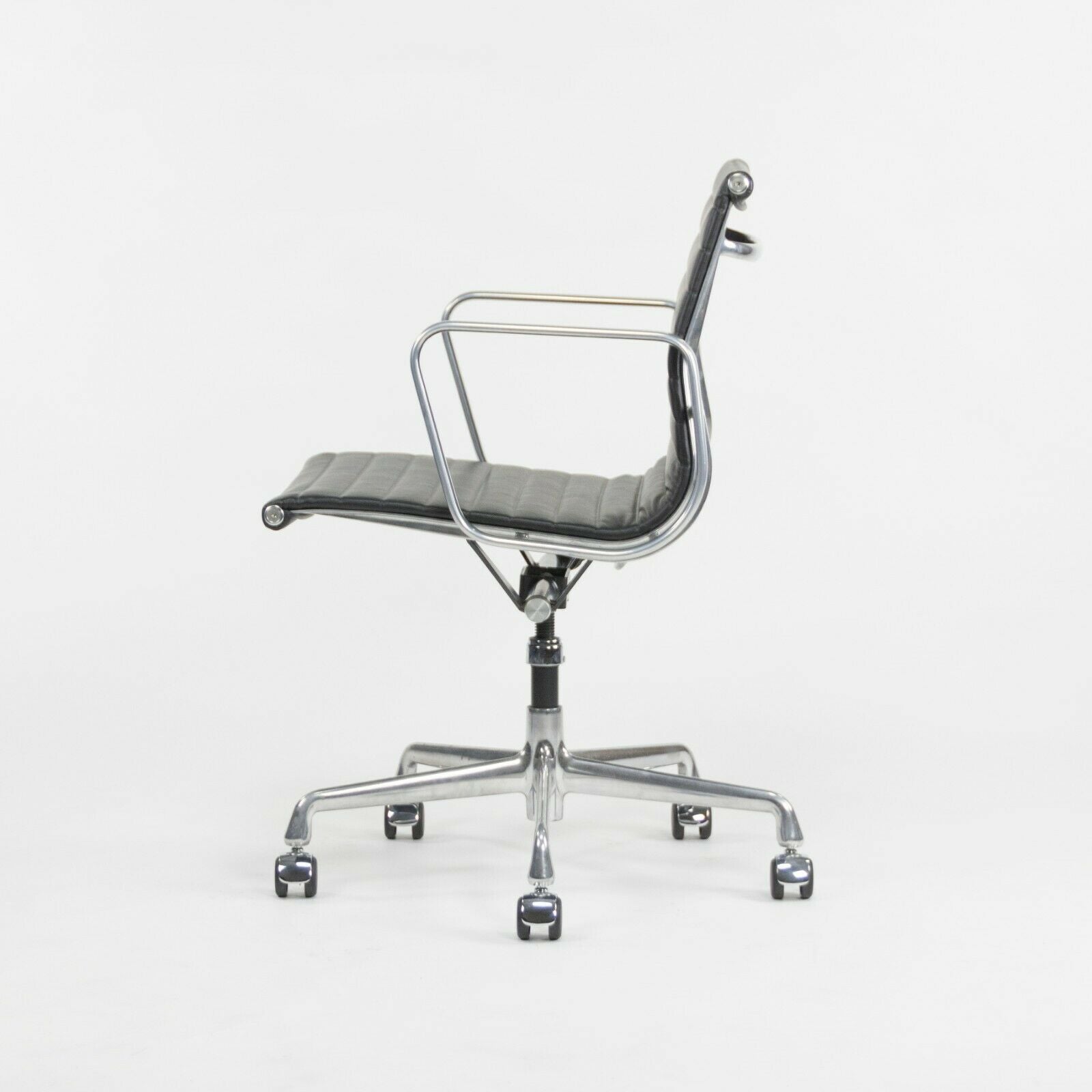 SOLD C. 2010s Herman Miller Eames Aluminum Group Management Desk Chair Black Leather