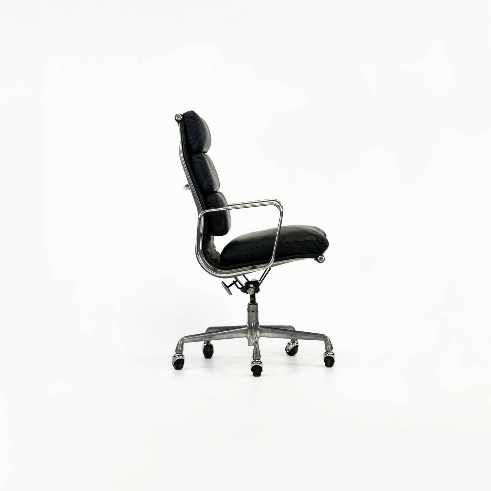 SOLD 1990s Herman Miller Eames Aluminum Group Soft Pad Executive Desk Chair in Navy Blue