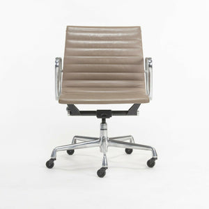 SOLD Greige Leather Herman Miller Eames Aluminum Group Management Desk Chair 8 Available