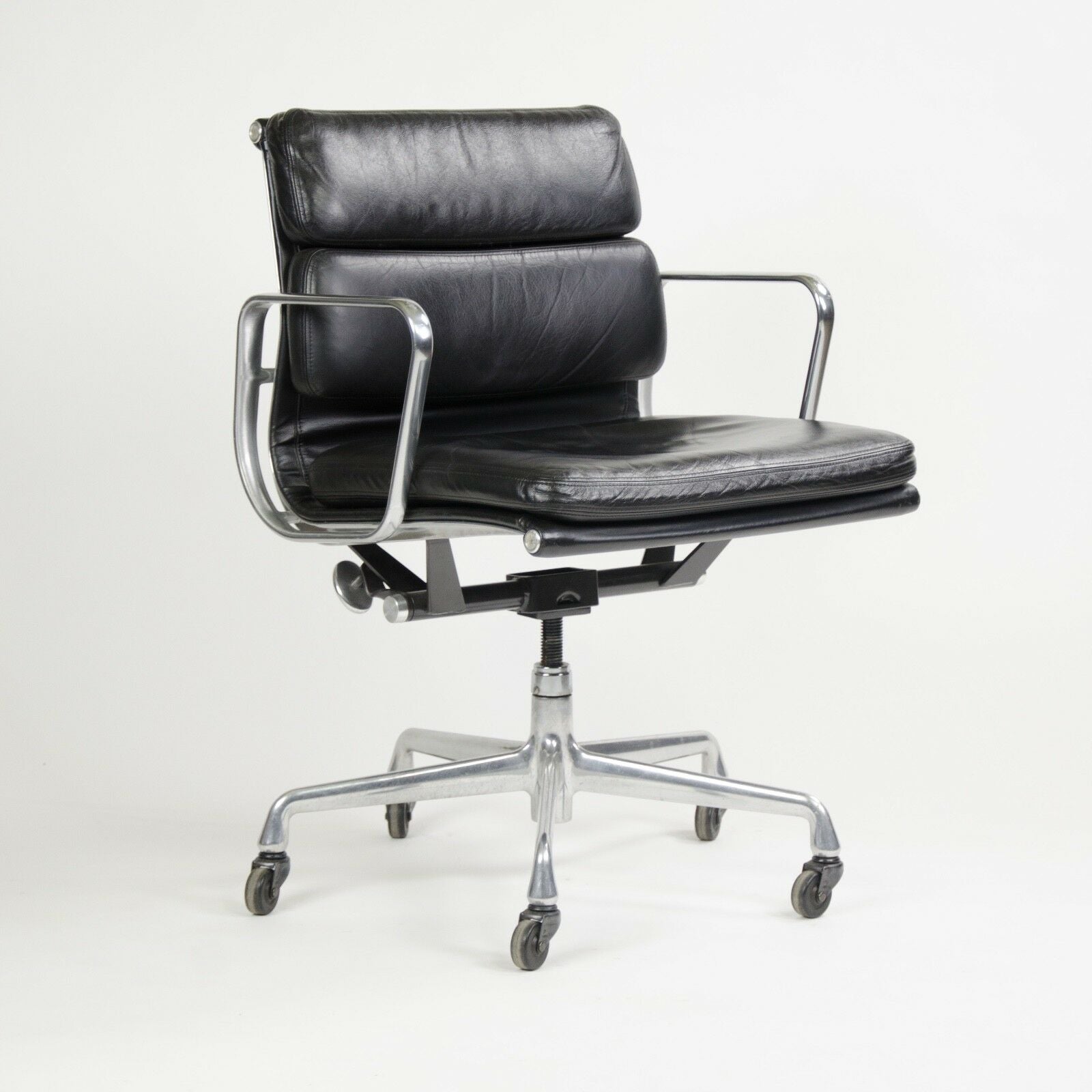 SOLD 2001 Eames Herman Miller Soft Pad Aluminum Group Desk Chair Black Leather 12x