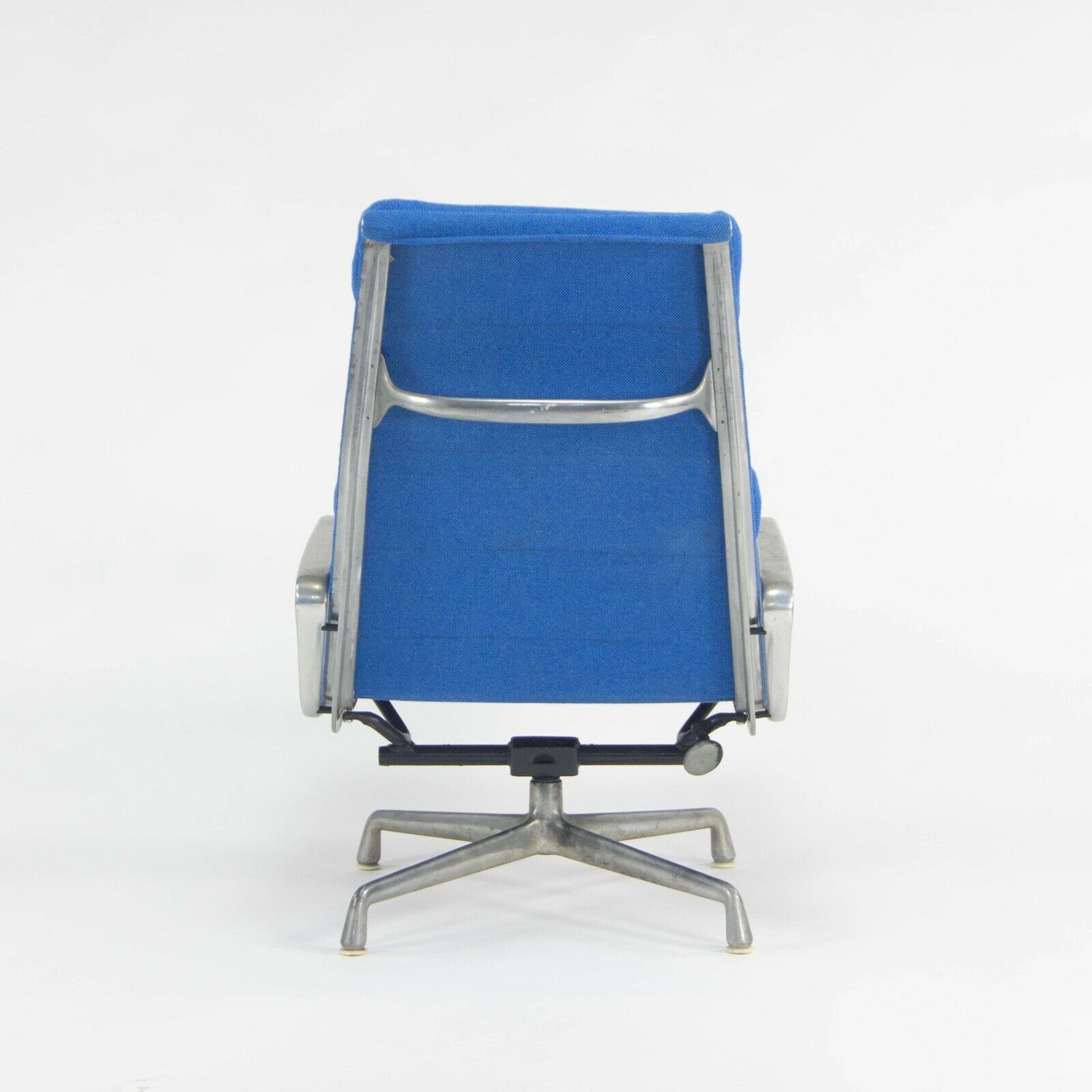 SOLD Herman Miller Eames Aluminum Group Executive Soft Pad Lounge Chair Blue Fabric