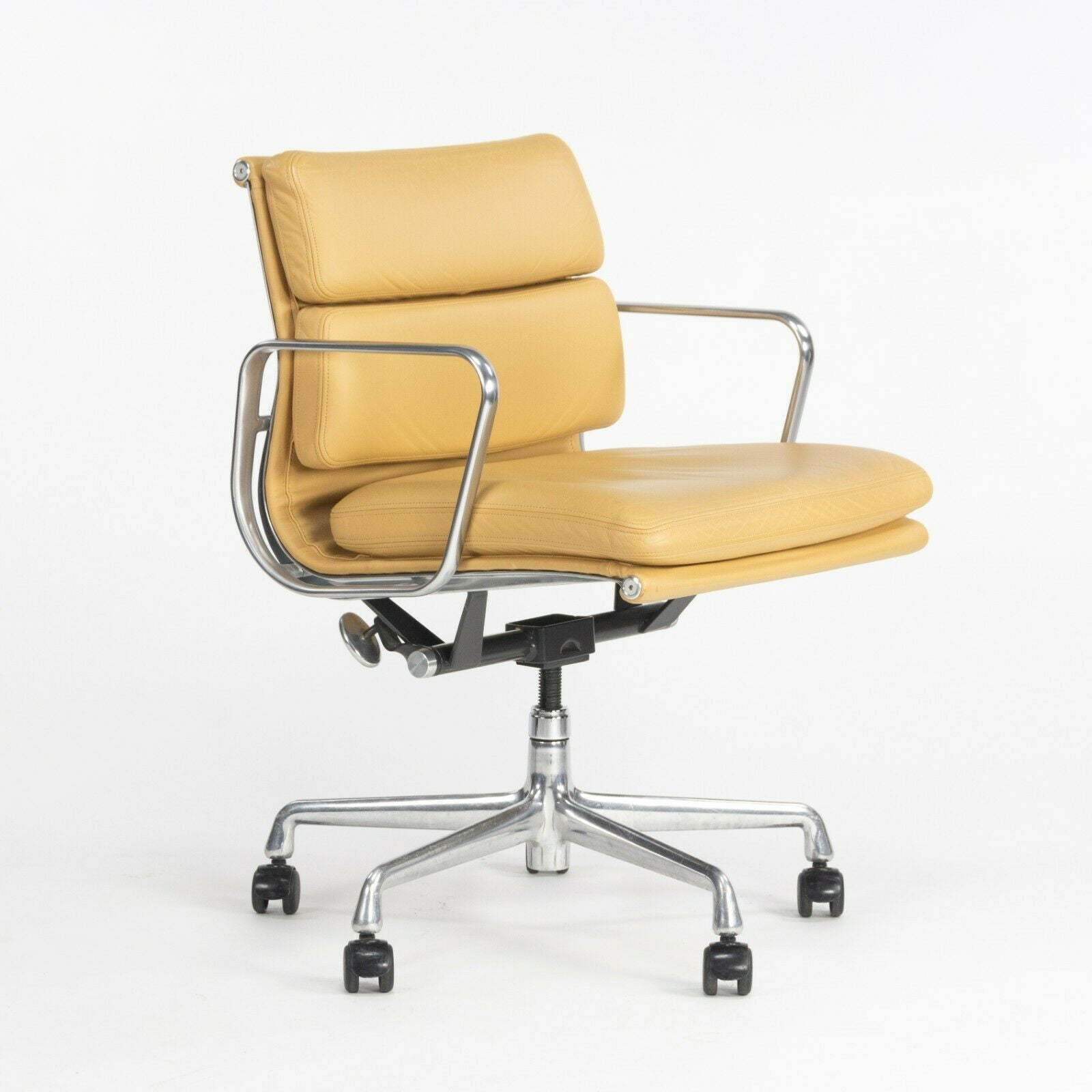 SOLD 2010 Herman Miller Eames Aluminum Group Soft Pad Management Desk Chair Leather