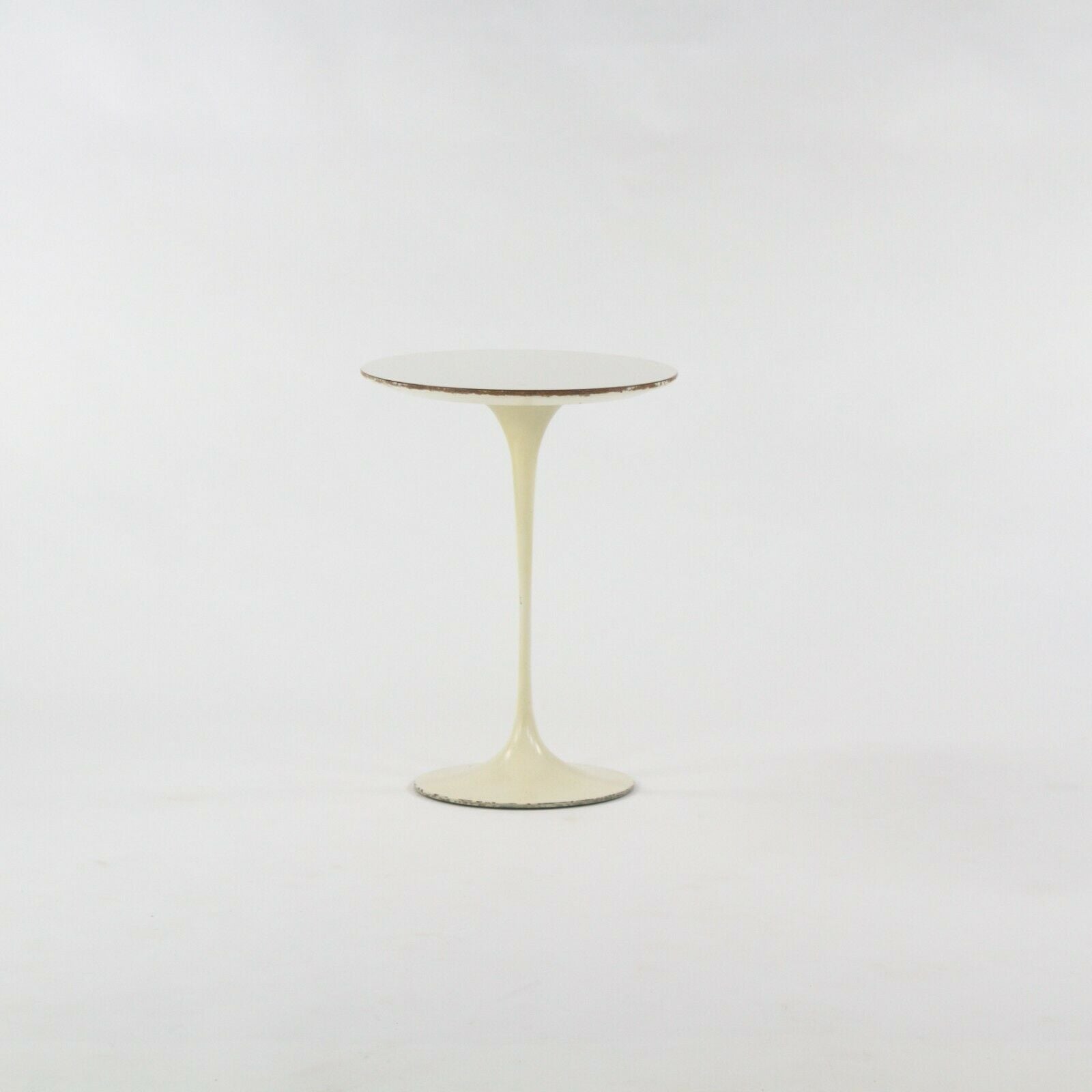 SOLD 1958 Eero Saarinen for Knoll Associates Oval Laminate Side Table 575 Madison Ave
