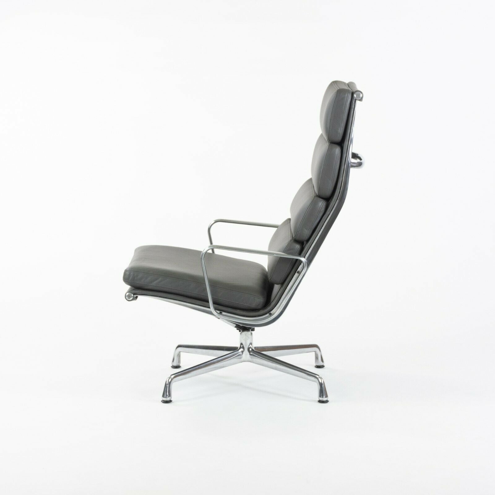 SOLD 2015 Eames Herman Miller Grey Soft Pad Aluminum Group Lounge Chair 3x Available