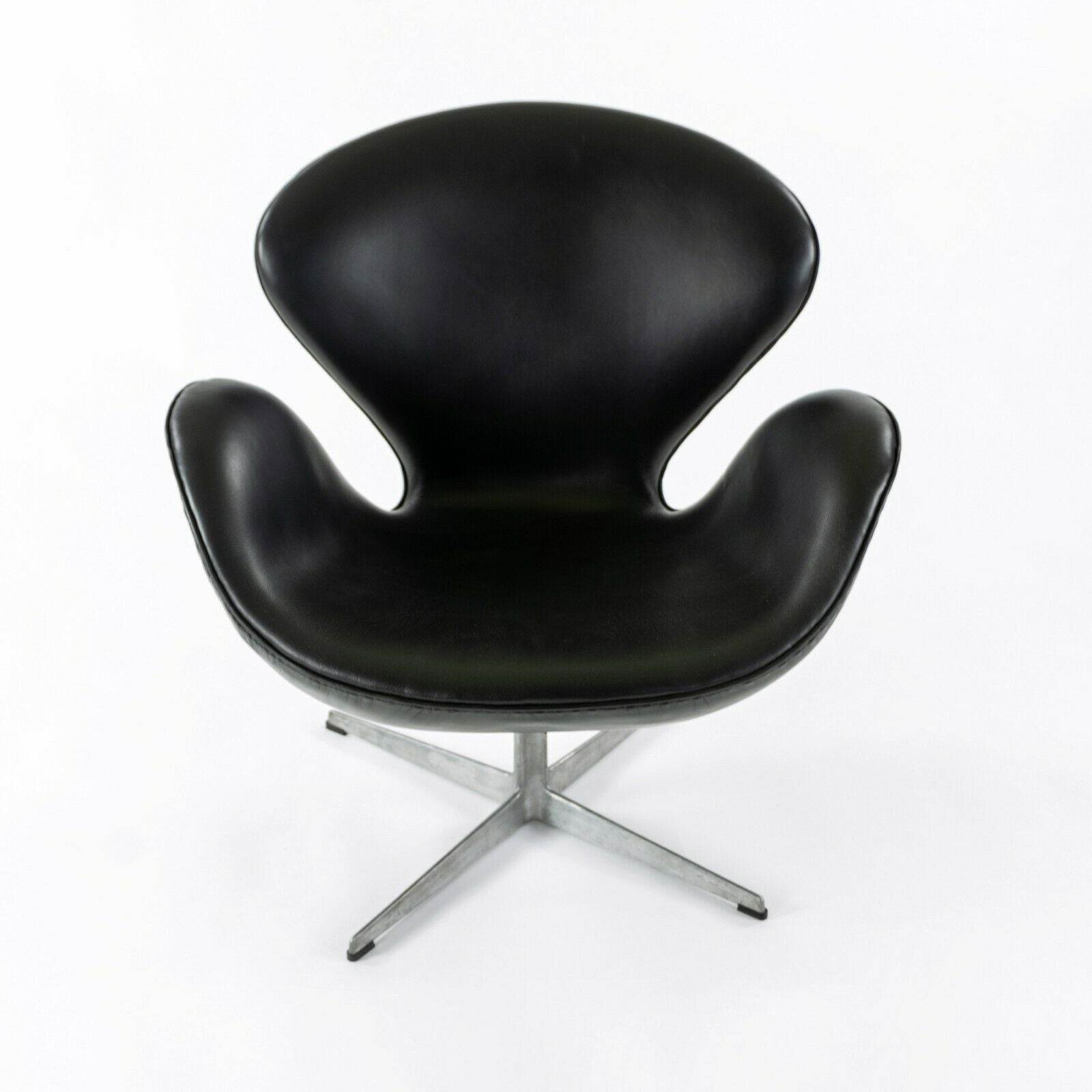 1960s Arne Jacobsen Swan Chair by Fritz Hansen of Denmark in Black Leather