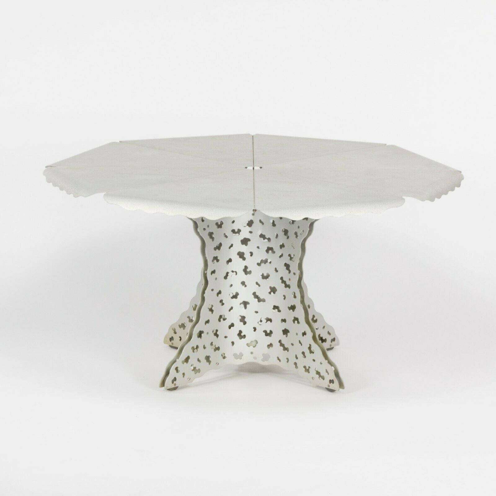 SOLD 1997 Richard Schultz Aluminum Topiary Outdoor Patio / Dining Table with 4 Arm Chairs