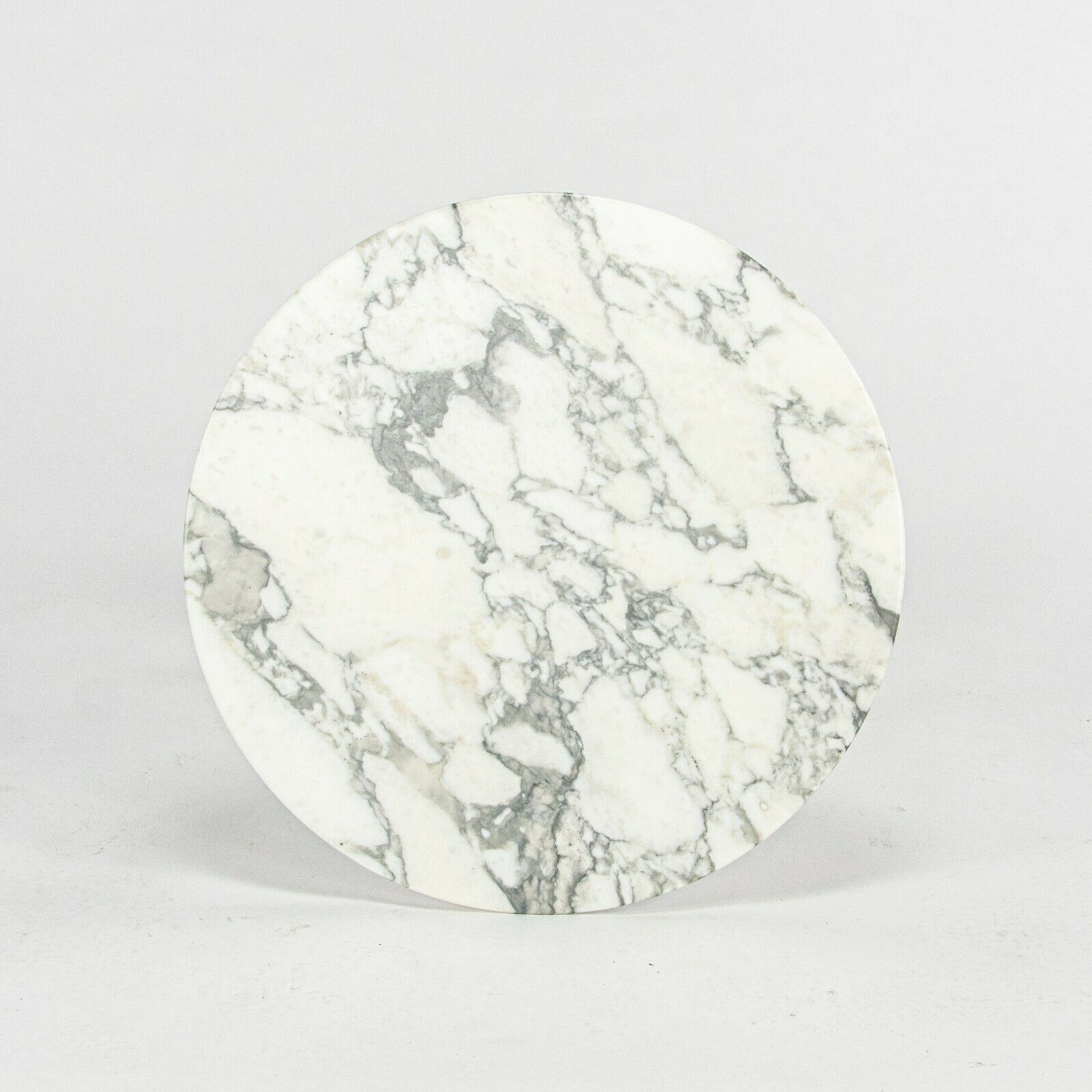 SOLD 2019 Eero Saarinen for Knoll Tulip 20 inch Round Side Table in Satin Arabescato