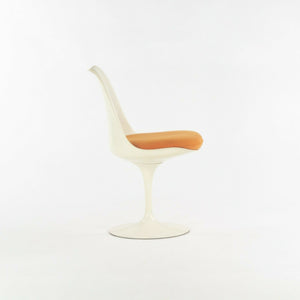 SOLD 1960s Eero Saarinen for Knoll Tulip Dining Table and Four White Tulip Side Chairs