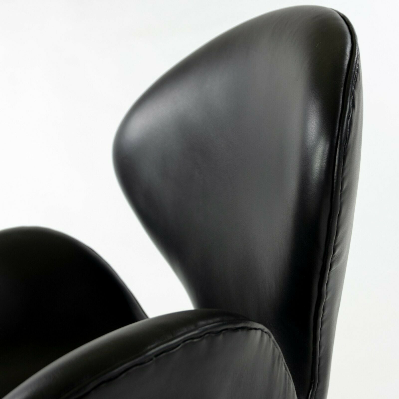 1960s Arne Jacobsen Swan Chair by Fritz Hansen of Denmark in Black Leather