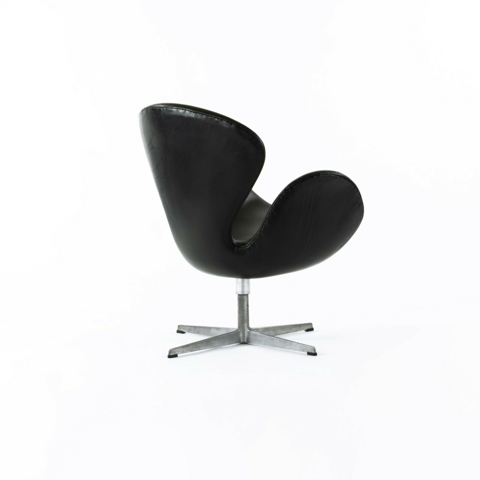 1960s Arne Jacobsen Swan Chair by Fritz Hansen of Denmark in Black Leather