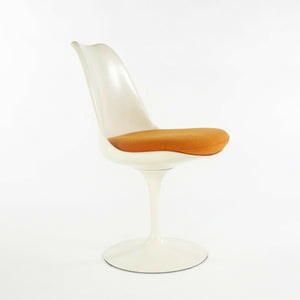 SOLD 1960s Eero Saarinen for Knoll Tulip Dining Table and Four White Tulip Side Chairs