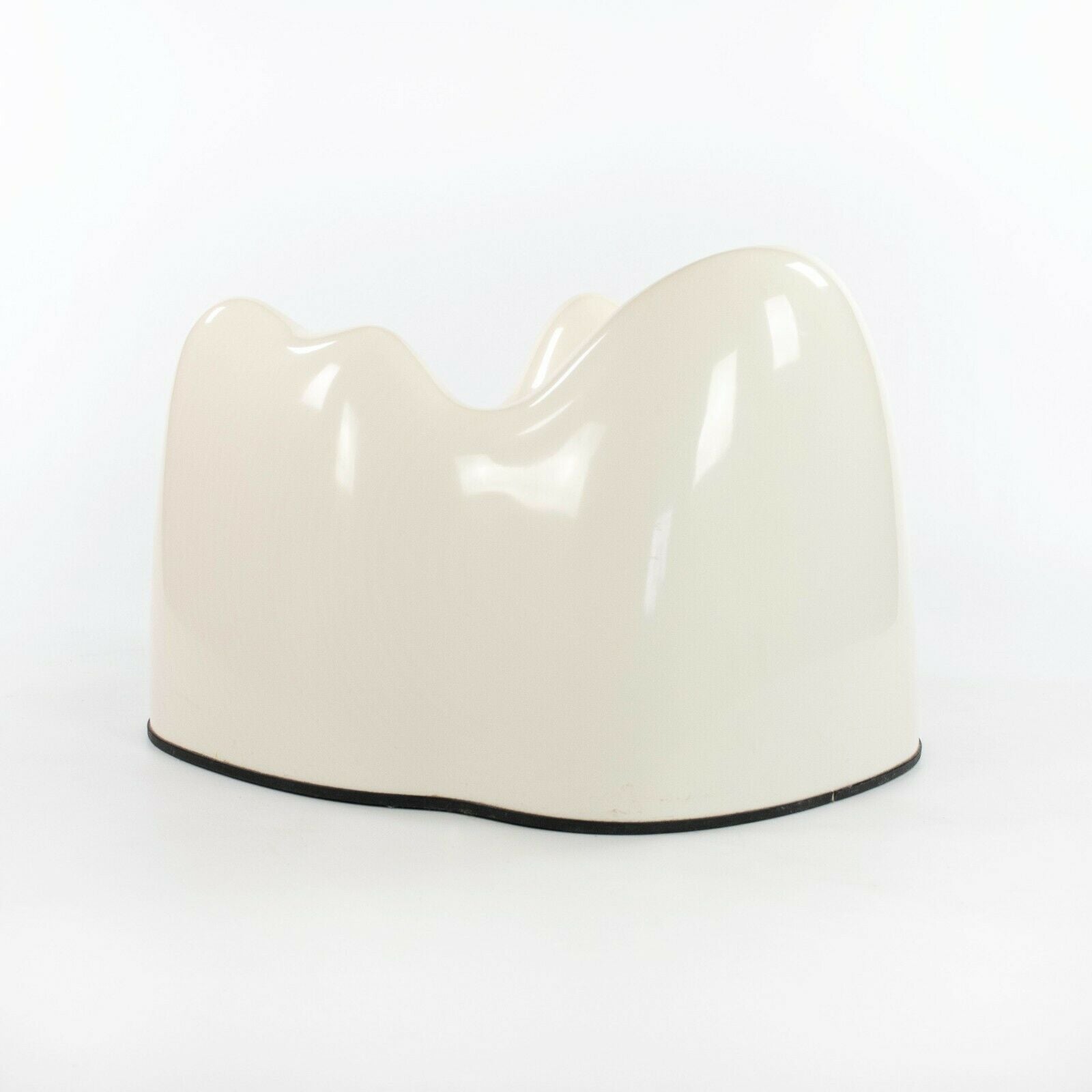 1970s Wendell Castle Molar Chair in White Fiberglass by Northern Plastics of Syracuse