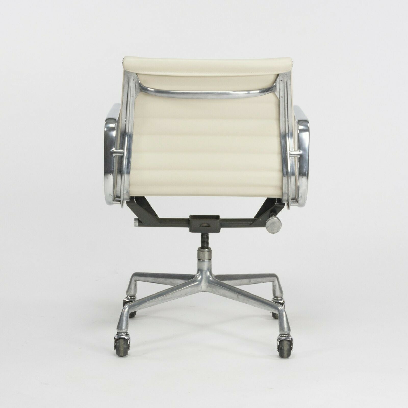 SOLD 1985 Herman Miller Eames Aluminum Group Management Desk Chair White