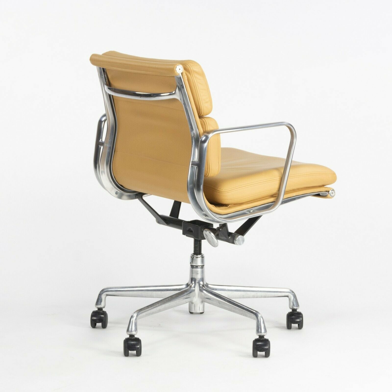 SOLD 2010 Herman Miller Eames Aluminum Group Soft Pad Management Desk Chair Leather