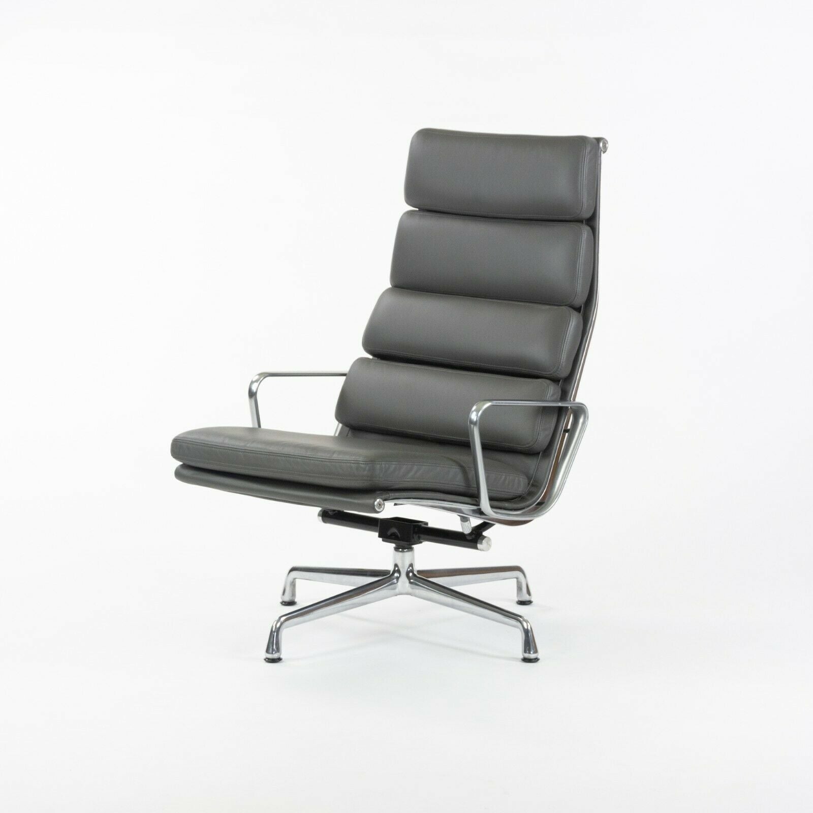 SOLD 2015 Eames Herman Miller Grey Soft Pad Aluminum Group Lounge Chair 3x Available