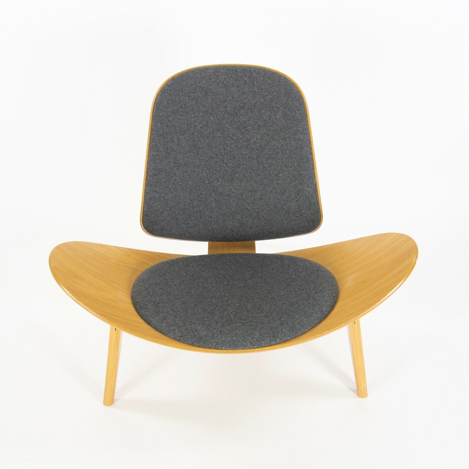 Hans Wegner Carl Hansen Denmark CH07 Shell Lounge Chairs Lacquered Oak 2x Avail