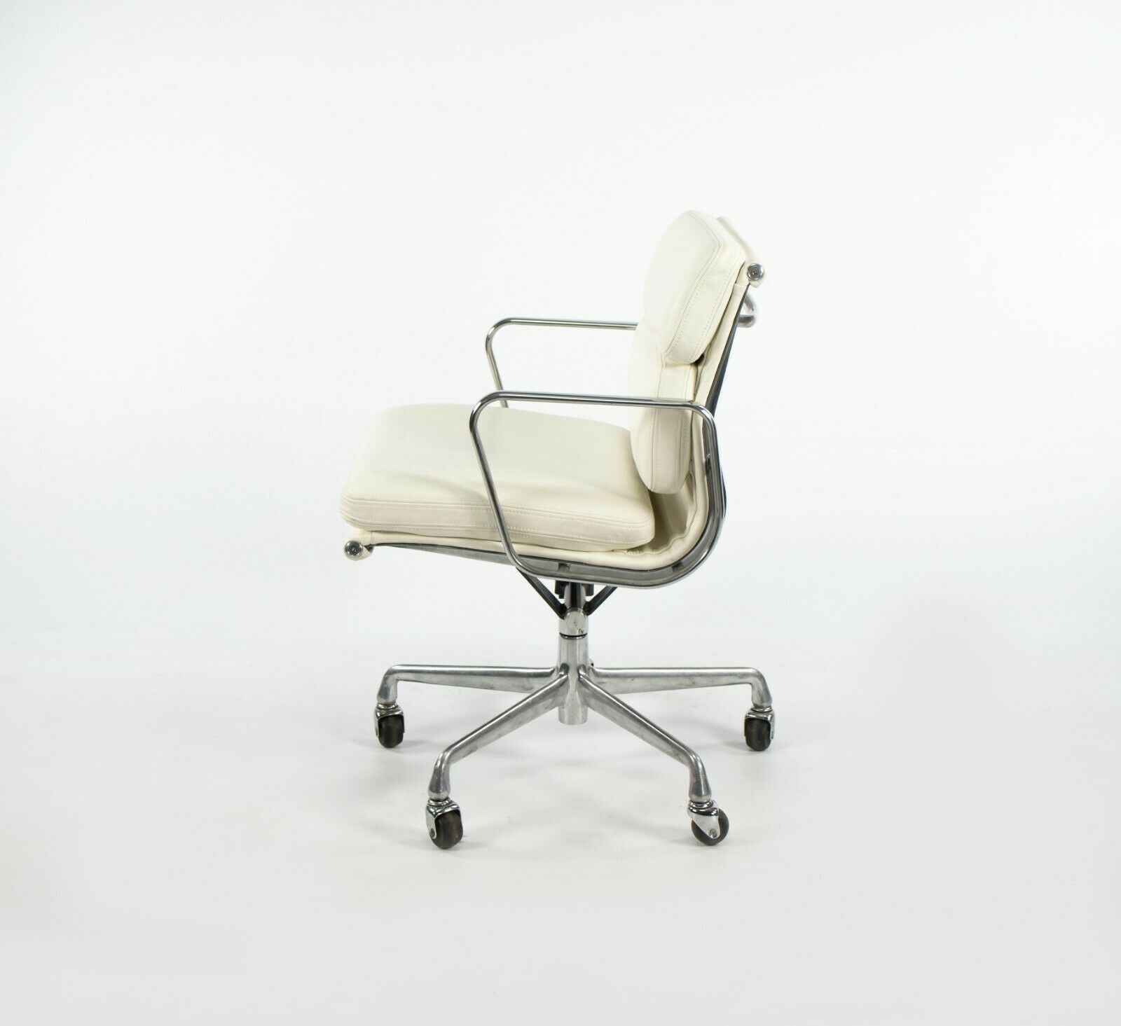 SOLD 2010s Herman Miller Eames Aluminum Group Management Desk Chair in White Leather