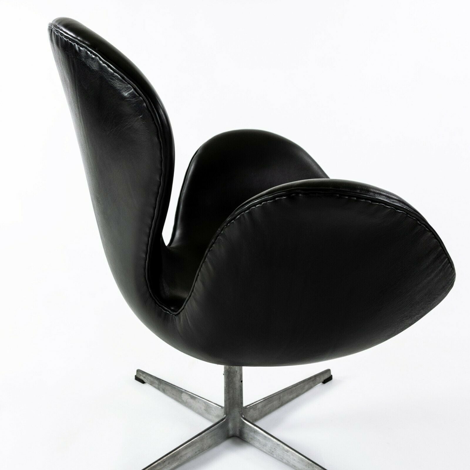 1960s Arne Jacobsen Swan Chair by Fritz Hansen of Denmark in Black Leather