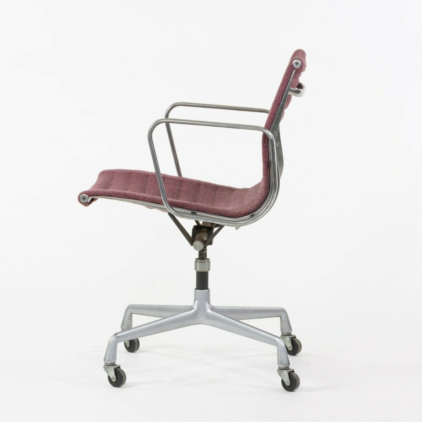 SOLD 1977 Herman Miller Eames Aluminum Group Fabric Management Desk Chair Red Fabric