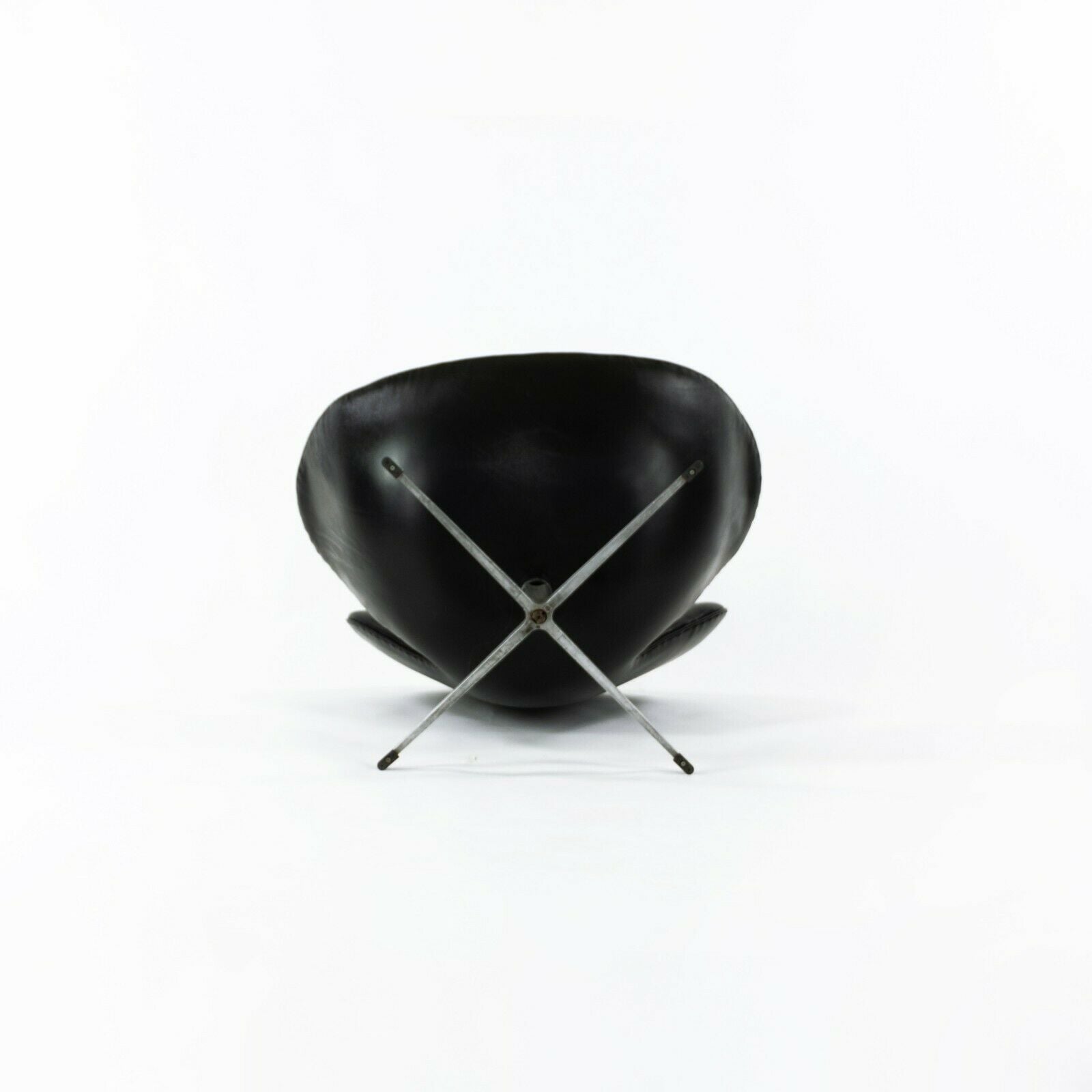 1960s Arne Jacobsen Swan Chair by Fritz Hansen of Denmark in Black Leather