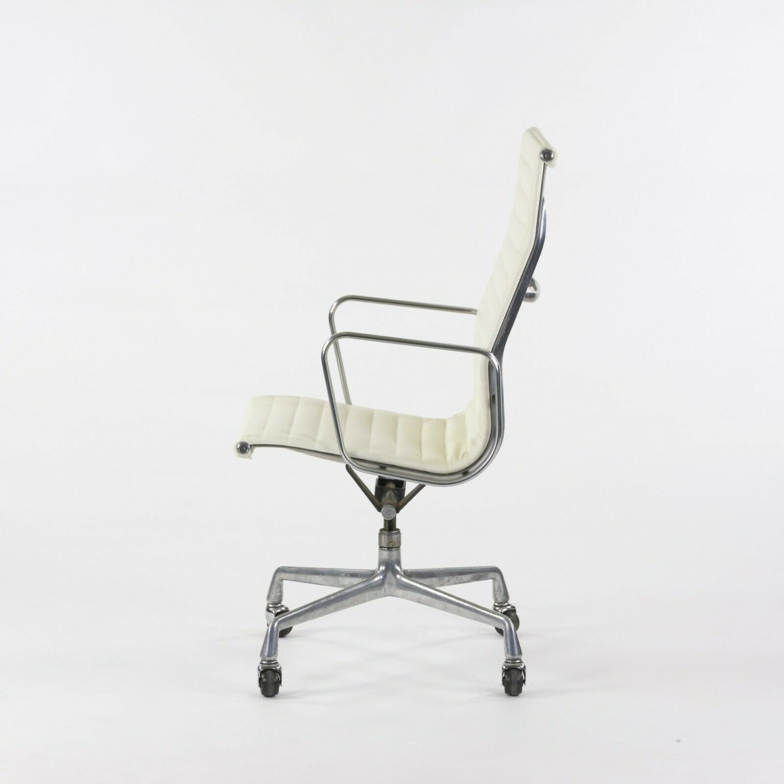 SOLD Herman Miller Eames Aluminum Group Executive High Back Desk Chair White Leather