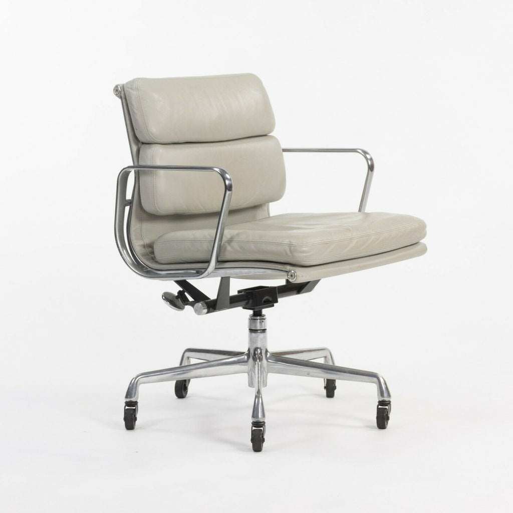 SOLD 2002 Herman Miller Eames Aluminum Group Soft Pad Management Low Desk Chair Gray