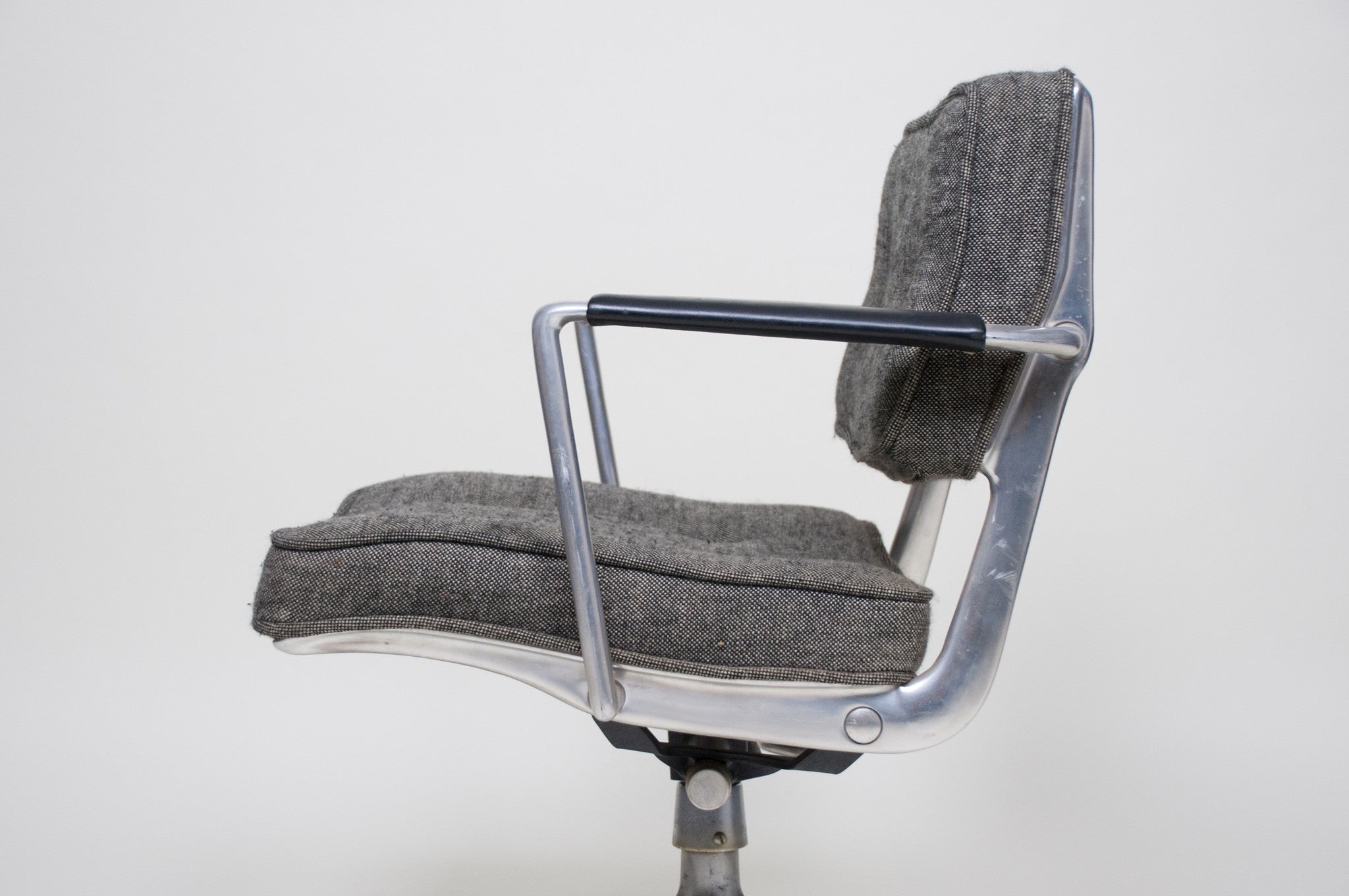 SOLD Museum Quality Rare 1968 Eames Herman Miller Armchair Aluminum Group Girard