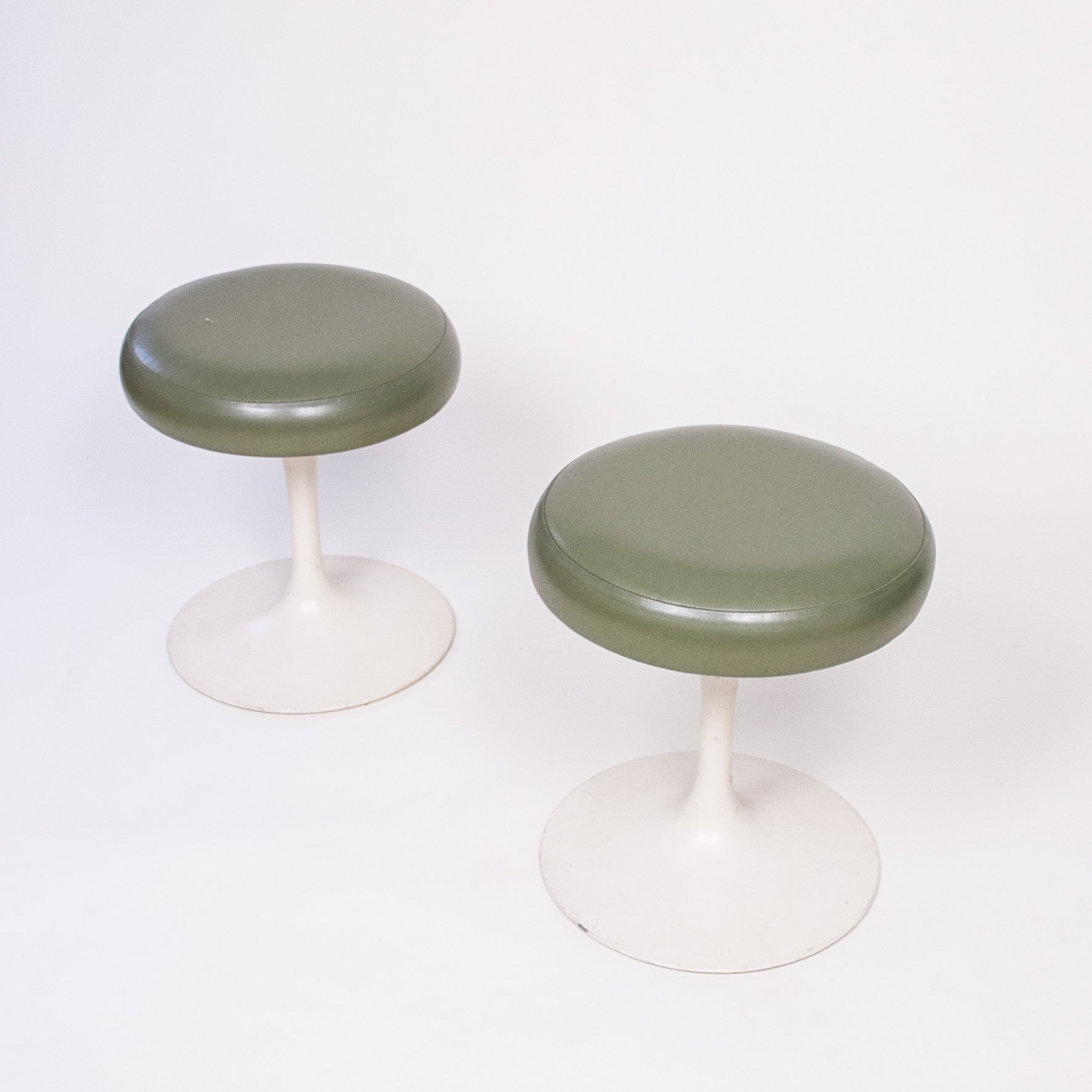 SOLD Eero Saarinen Knoll Tulip Swivel Stools BR51 (1 Available)