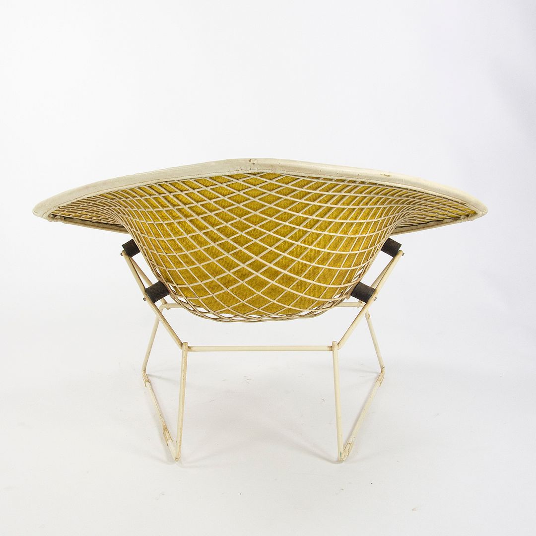 1960s Pair of 422L Large Diamond Chairs by Harry Bertoia for Knoll in Ivory with White Frames