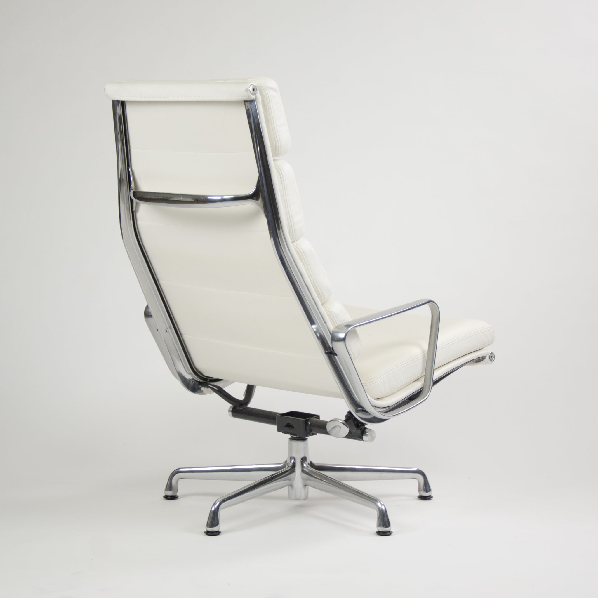 SOLD Eames Herman Miller Soft Pad Aluminum Group Lounge Chairs White Leather 2x 2008