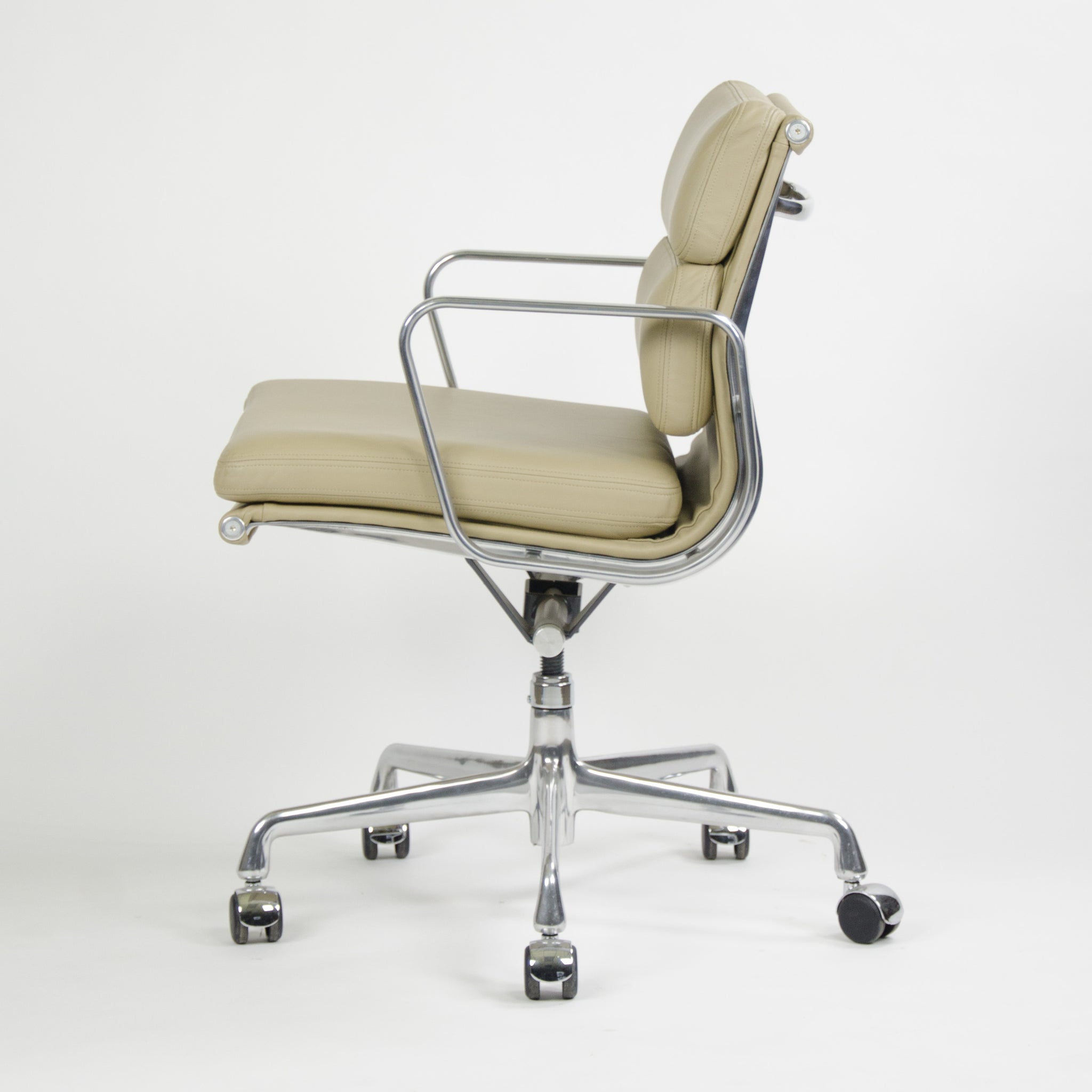 SOLD Herman Miller Eames Soft Pad Aluminum Group Chair Tan Leather MINT 2007 2x Avail