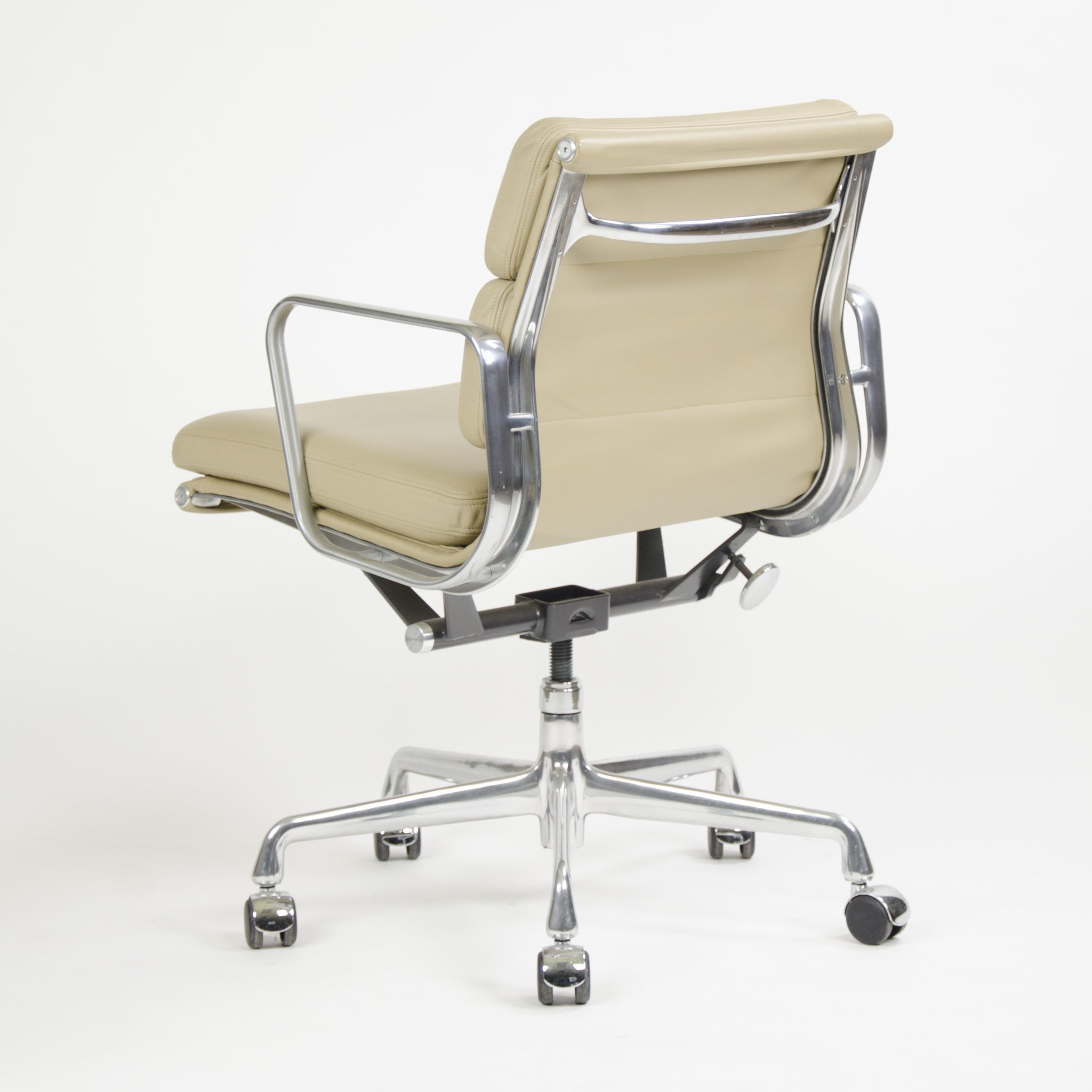 SOLD Herman Miller Eames Soft Pad Aluminum Group Chair Tan Leather MINT 2007 2x Avail
